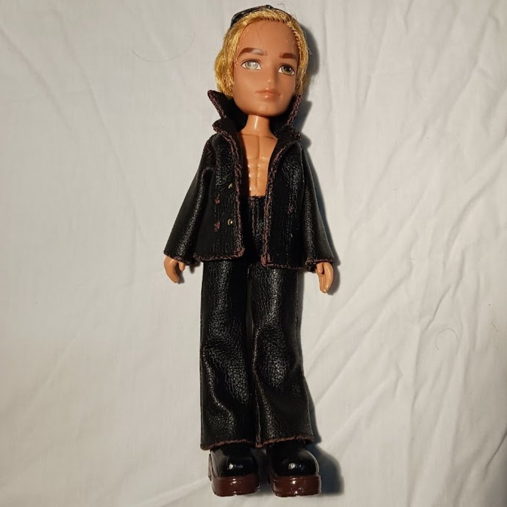 (SOLD) Bratz Cameron Doll with random clothing